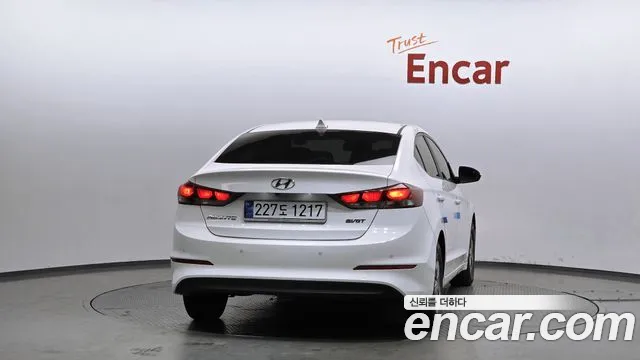 Hyundai AVANTE 2016 — фото 4