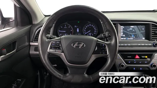 Hyundai AVANTE 2016 — фото 13