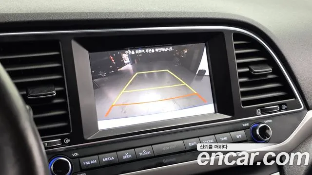 Hyundai AVANTE 2016 — фото 15
