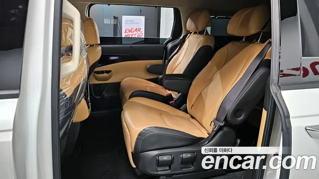 Kia Canival 2021 — фото 12