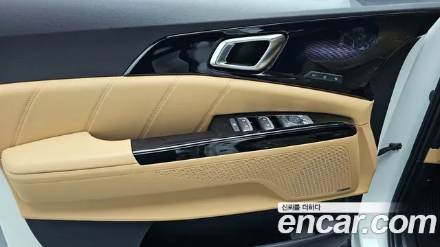 Kia Canival 2021 — фото 18