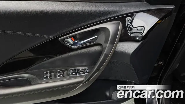 Hyundai Grandeur 2015 — фото 18