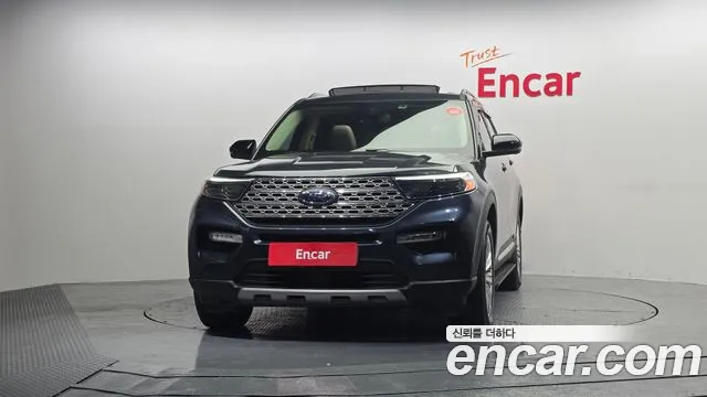 Ford Explorer 2022 — фото 1