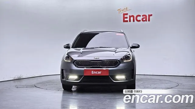 Kia Niro 2018 — фото 2