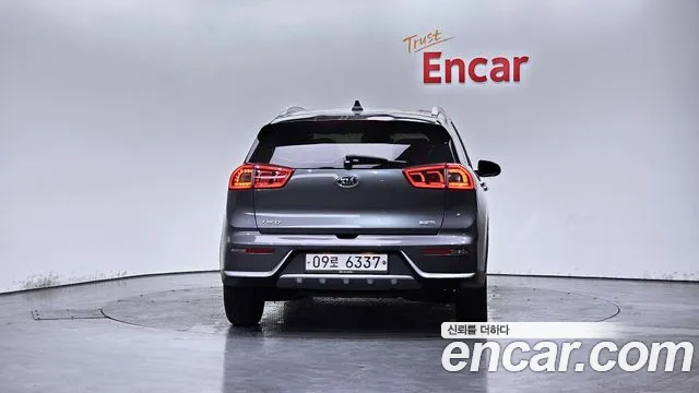 Kia Niro 2018 — фото 3