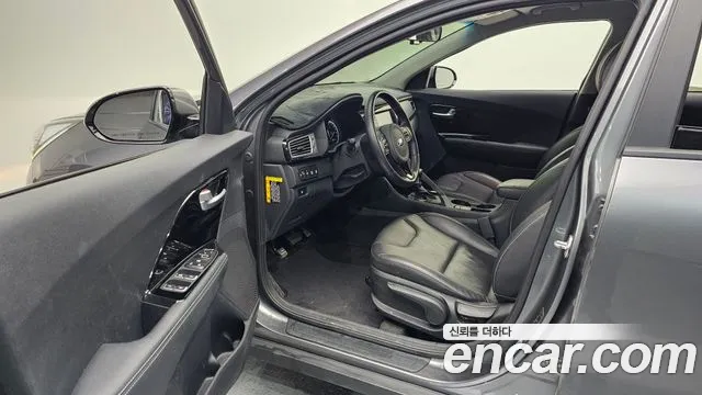 Kia Niro 2018 — фото 9