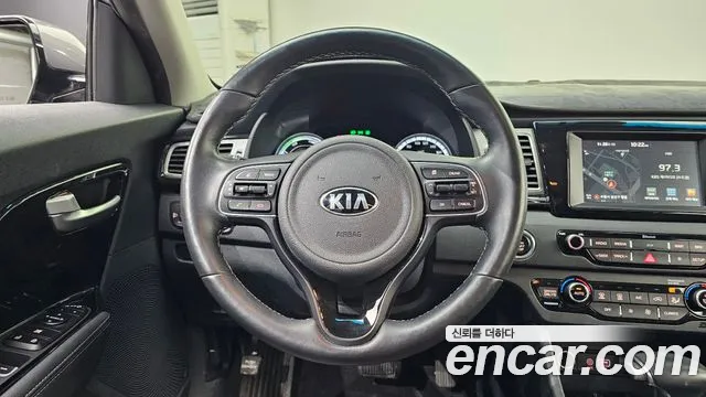 Kia Niro 2018 — фото 12