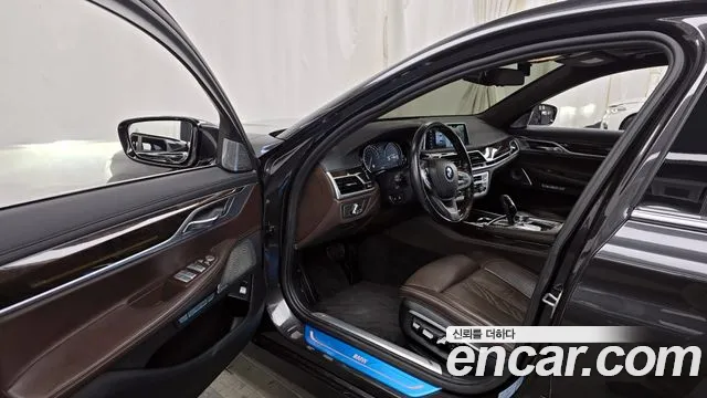 BMW 7-Series 2016 — фото 10