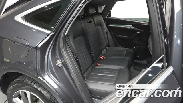 Audi Q5 2021 — фото 10