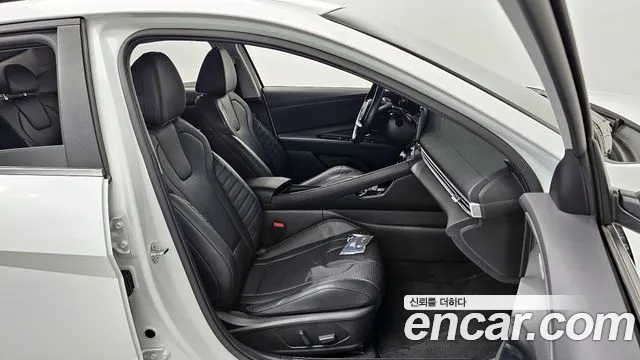 Hyundai AVANTE 2024 — фото 12