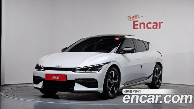 Kia EV6 2022 — фото 1