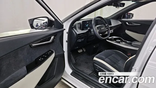 Kia EV6 2022 — фото 10