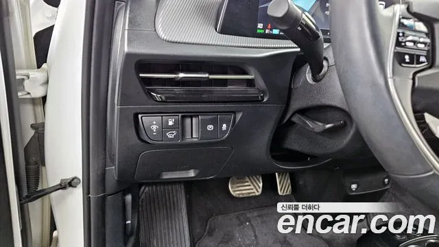 Kia EV6 2022 — фото 16