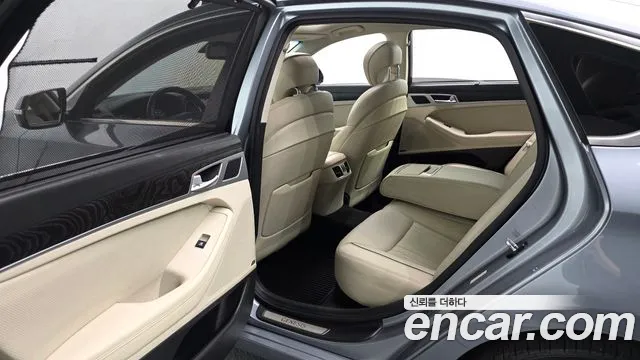 Hyundai Genesis 2015 — фото 12