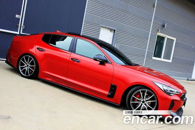 Kia Stinger 2018 — фото 13