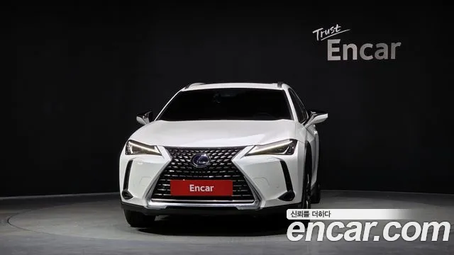 Lexus UX 2020 — фото 3