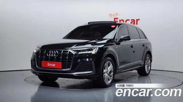 Audi Q7 2021 — фото 1
