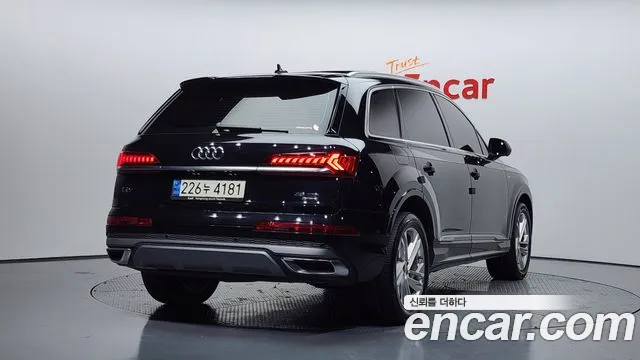 Audi Q7 2021 — фото 2
