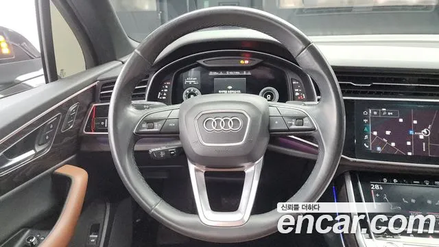 Audi Q7 2021 — фото 13