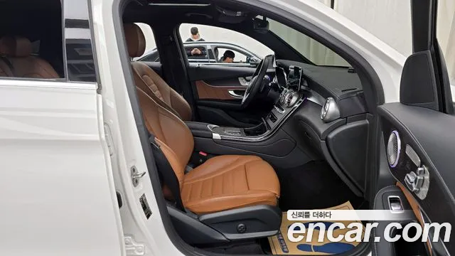Mercedes-Benz GLC-Class 2023 — фото 11