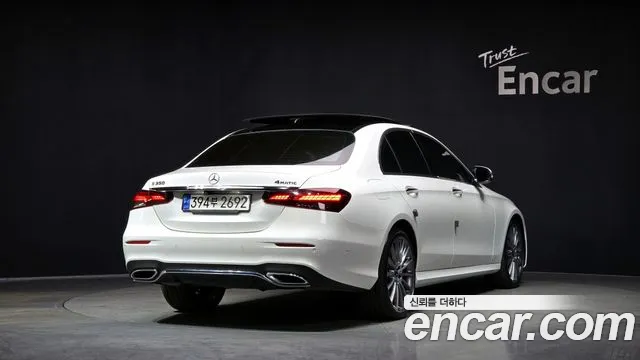 Mercedes-Benz E-Class 2022 — фото 2