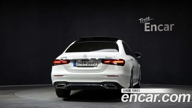 Mercedes-Benz E-Class 2022 — фото 4