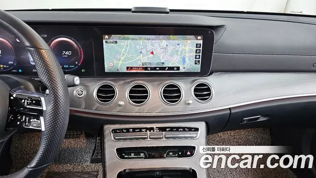 Mercedes-Benz E-Class 2022 — фото 14