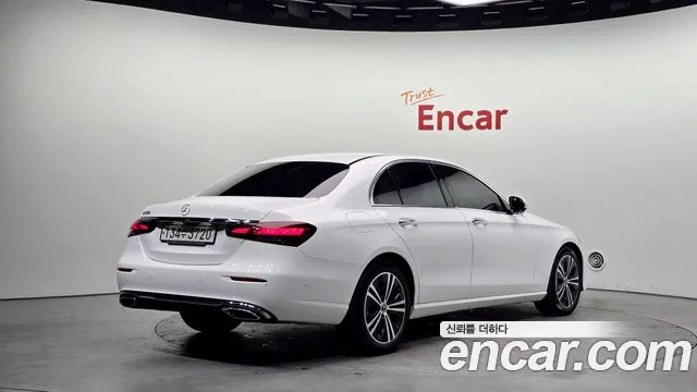 Mercedes-Benz E-Class 2022 — фото 2