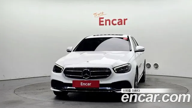 Mercedes-Benz E-Class 2022 — фото 3