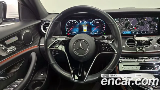 Mercedes-Benz E-Class 2022 — фото 15