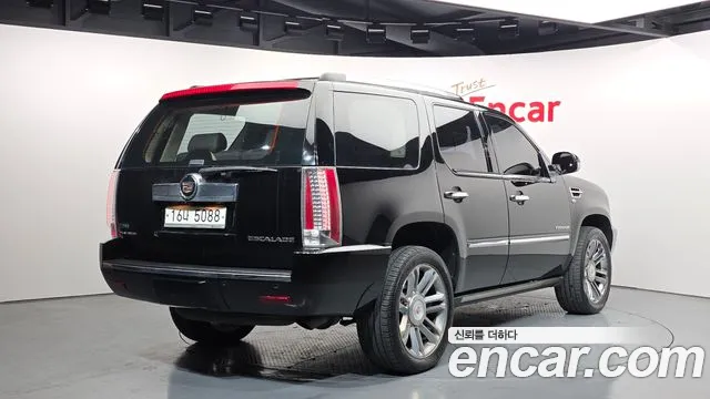 Cadillac Escalade 2012 — фото 2