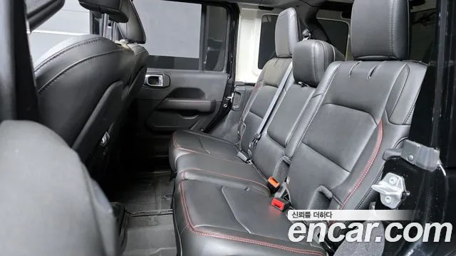 Jeep Wrangler 2022 — фото 12