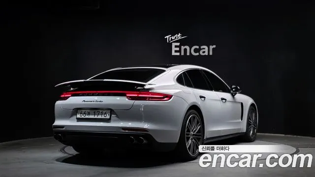 Porsche Panamera 2018 — фото 2