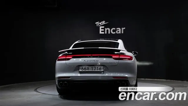 Porsche Panamera 2018 — фото 4