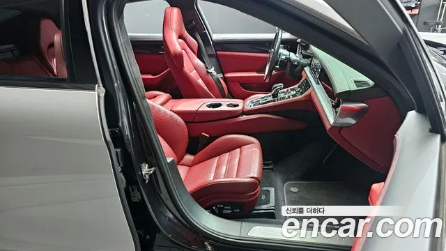 Porsche Panamera 2018 — фото 10