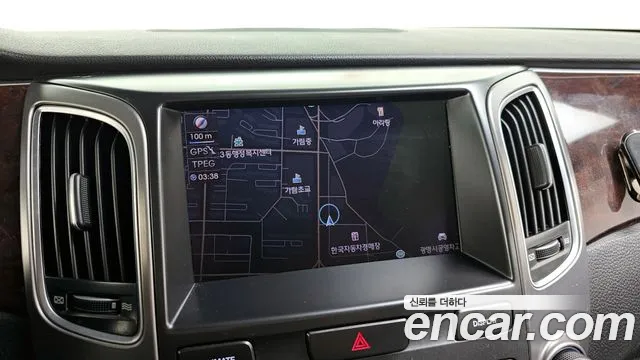 Hyundai Equus 2012 — фото 15