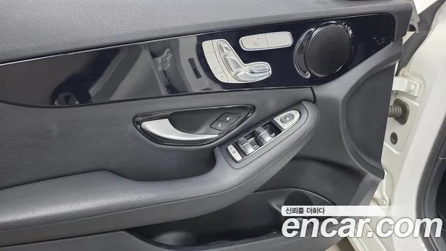 Mercedes-Benz C-Class 2016 — фото 17