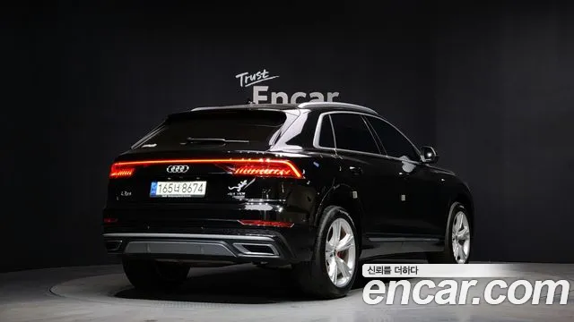 Audi Q8 2022 — фото 2