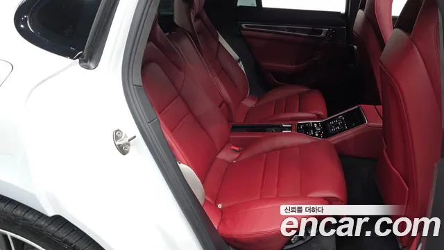 Porsche Panamera 2018 — фото 10