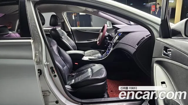 Hyundai Sonata 2010 — фото 10