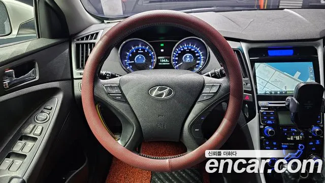 Hyundai Sonata 2010 — фото 14