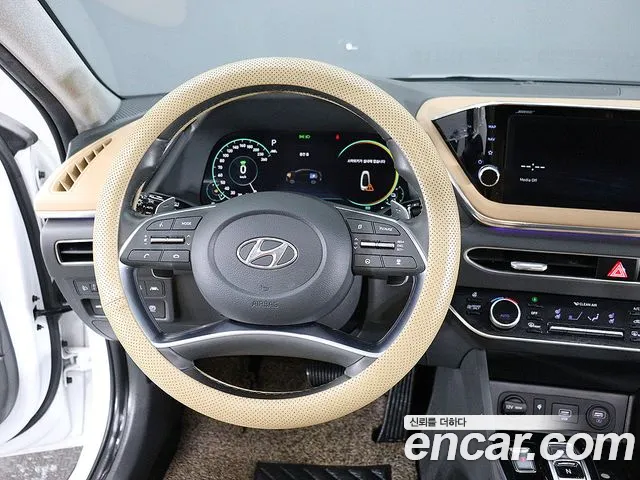 Hyundai Sonata 2021 — фото 13