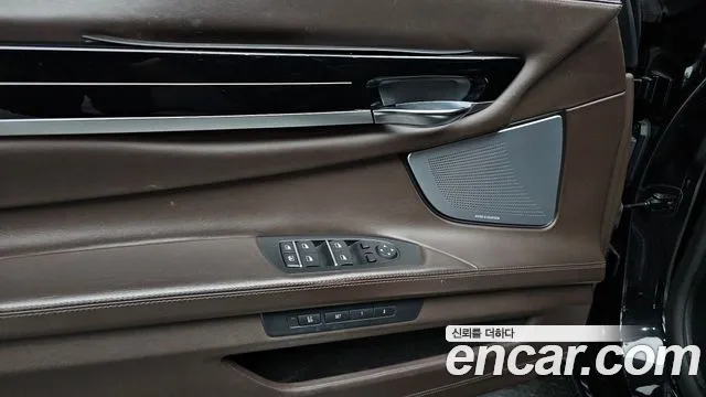 BMW 7-Series 2015 — фото 17