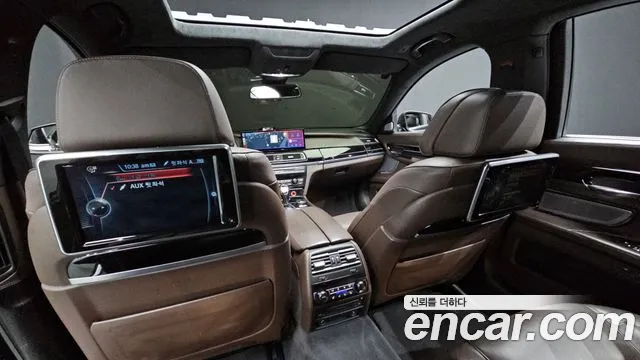 BMW 7-Series 2015 — фото 19