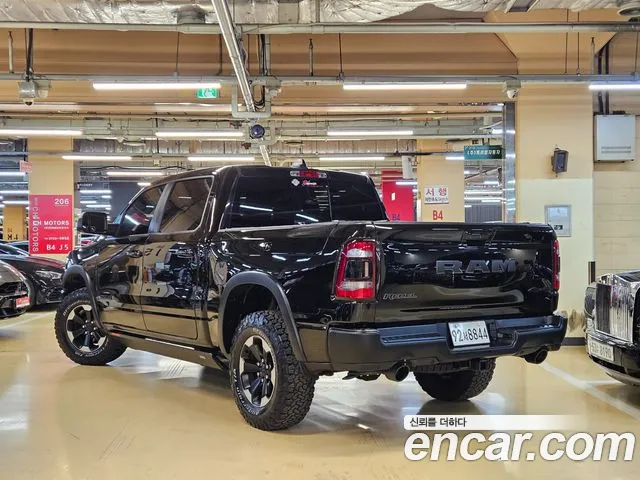 Dodge Ram Pick Up 2019 — фото 2