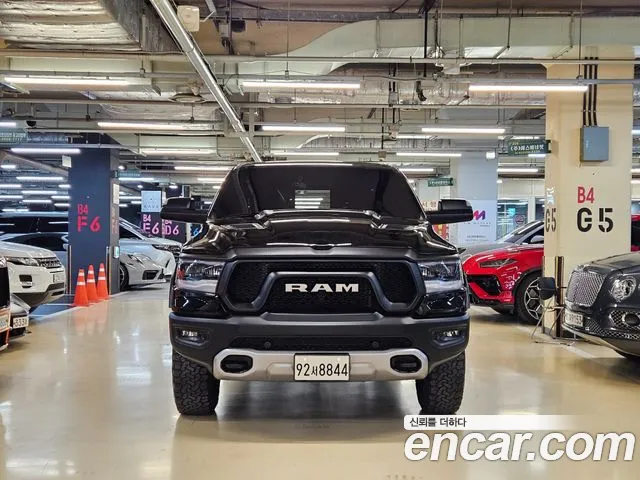 Dodge Ram Pick Up 2019 — фото 3