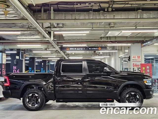 Dodge Ram Pick Up 2019 — фото 20