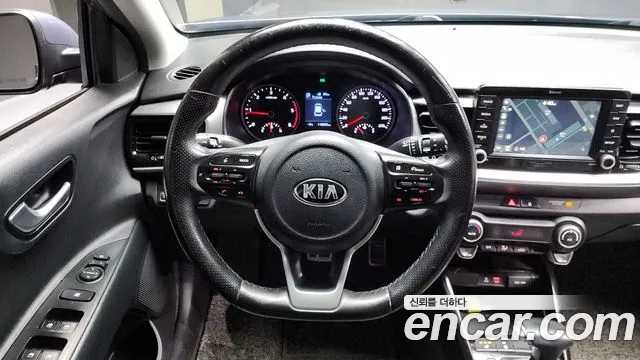 Kia Stonic 2018 — фото 13