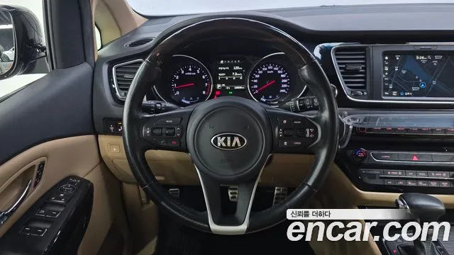 Kia Canival 2017 — фото 13