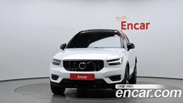 Volvo XC40 2020 — фото 3